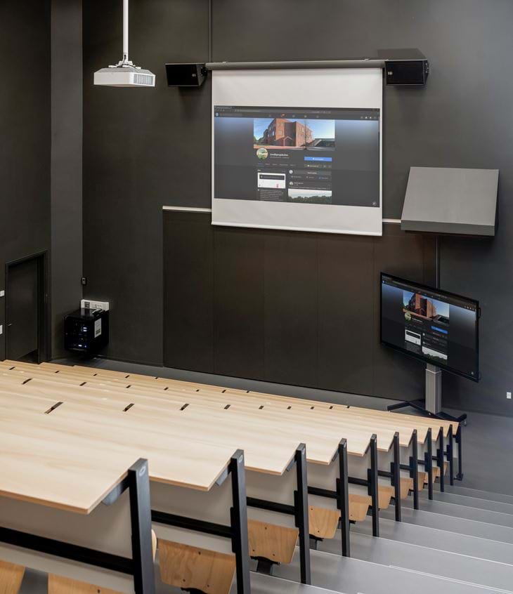 Touchskærm I Auditorie På Lindbjergskolen