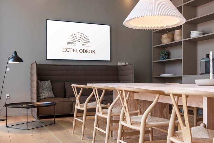 Skærm I Mødelokale På Hotel Odeon