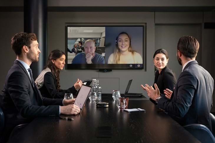 Videomøde Med Mødedeltagere Via Epos Expand Vision 3T