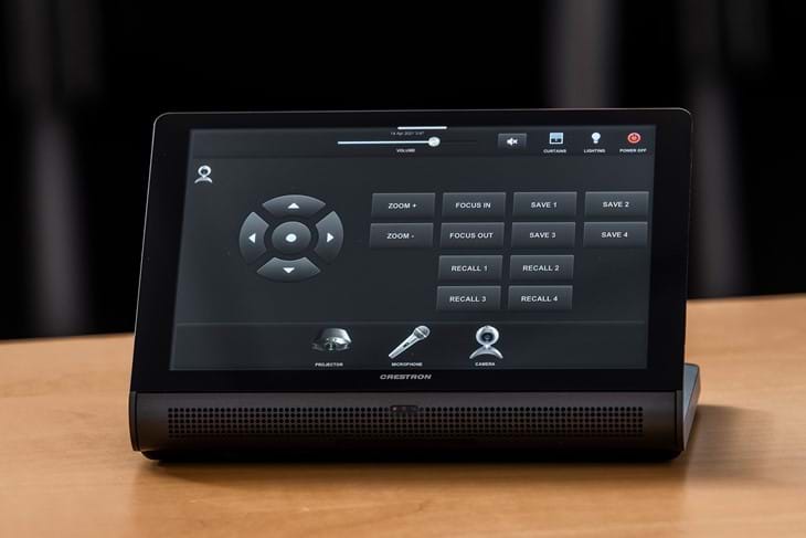 Crestron Touchpanel Til Betjening Af Av Løsningen